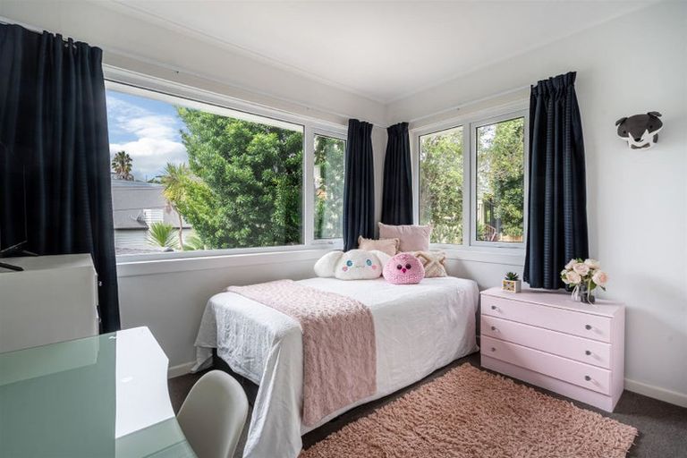 Photo of property in 1/28 Hart Road, Hauraki, Auckland, 0622