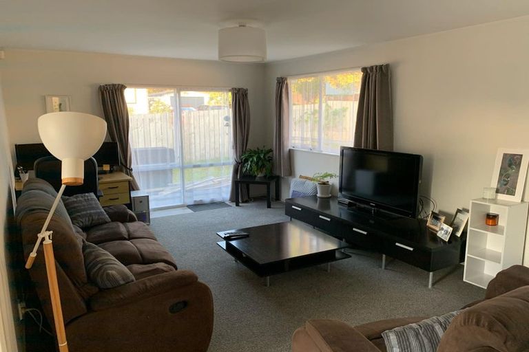Photo of property in 1/45 Everglade Drive, Goodwood Heights, Auckland, 2105