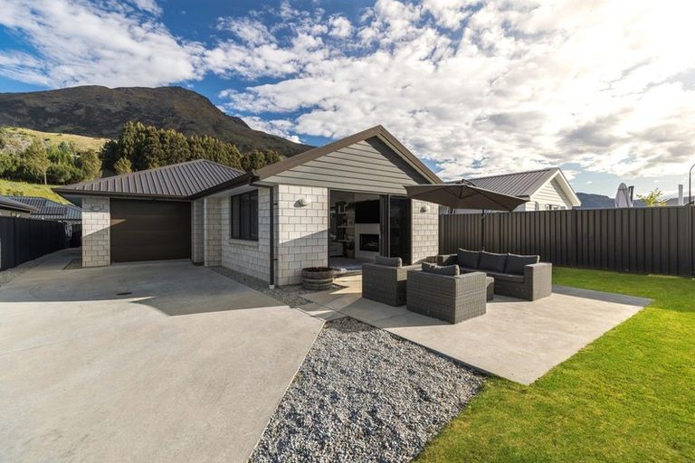 Photo of property in 26 Violet Way, Lower Shotover, Queenstown, 9304