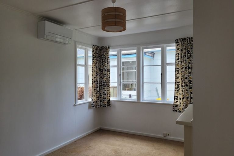 Photo of property in 3 Bryant Grove, Taita, Lower Hutt, 5011