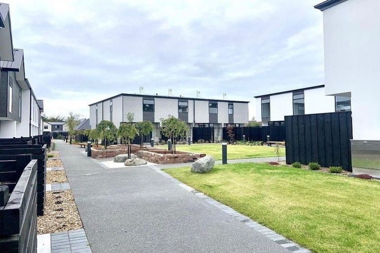 Photo of property in 7/10 New Brighton Road, Shirley, Christchurch, 8061
