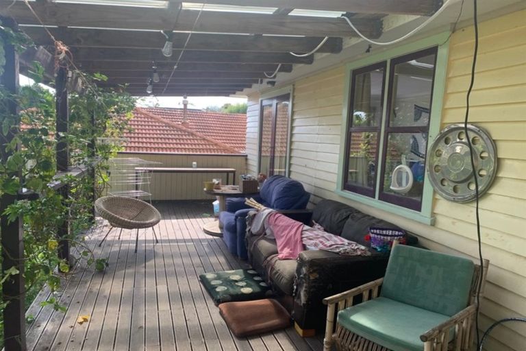 Photo of property in 727 Swanson Road, Swanson, Auckland, 0612