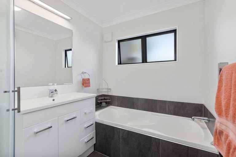 Photo of property in 181 Tirohanga Road, Tirohanga, Lower Hutt, 5010