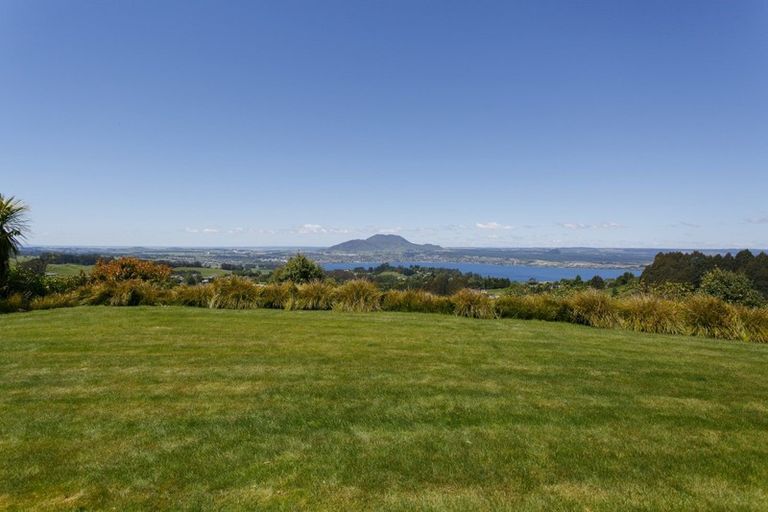 Photo of property in 121 Highland Drive, Acacia Bay, Taupo, 3385