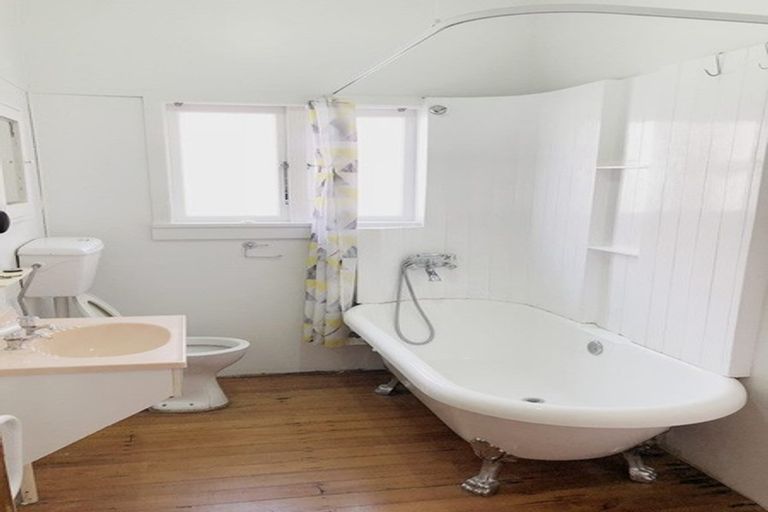 Photo of property in 1/8 Esmonde Road, Takapuna, Auckland, 0622