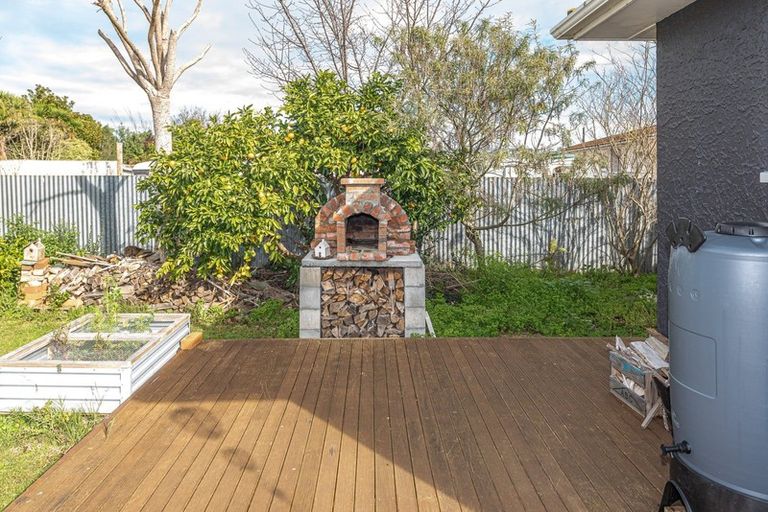 Photo of property in 19 Selwyn Crescent, College Estate, Whanganui, 4500