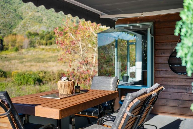 Photo of property in 90 Moana View Road, Waikawa, Picton, 7220