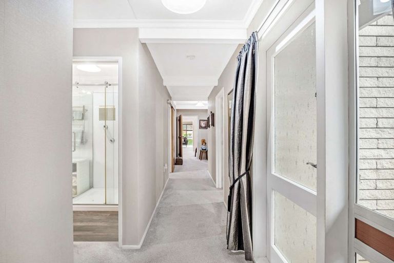 Photo of property in 2 Langley Avenue, Milson, Palmerston North, 4414