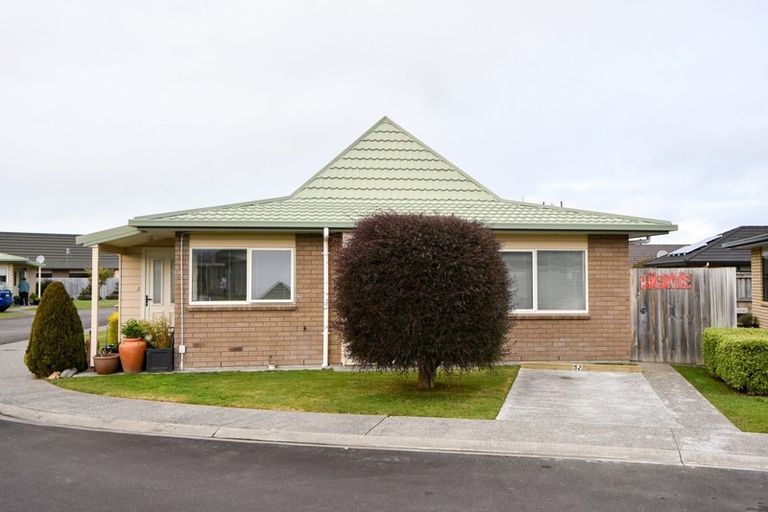 Photo of property in Villa Estate, 52/55 Armstrong Avenue, Carterton, 5713