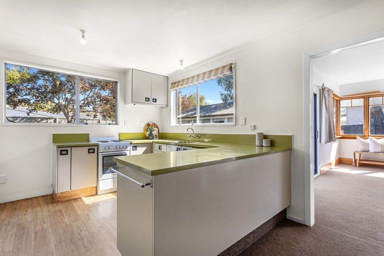 Photo of property in 35 Wilsons Road, Saint Martins, Christchurch, 8022