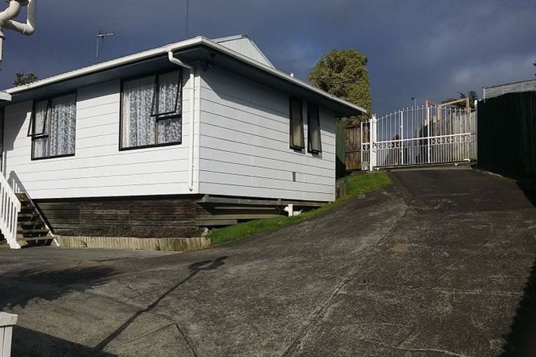 Photo of property in 15 Sabot Place, Massey, Auckland, 0614