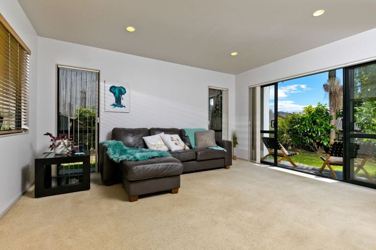 Photo of property in 2/17 Sartors Avenue, Northcross, Auckland, 0630