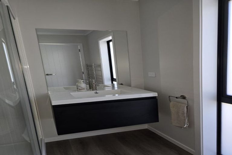 Photo of property in 19 Rotoiti Place, Paraparaumu, 5032