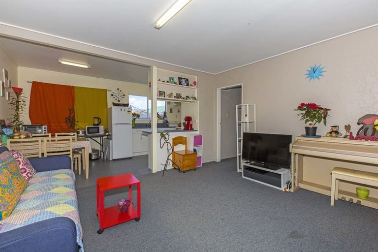 Photo of property in 121-123 Bell Road, Waiwhetu, Lower Hutt, 5010