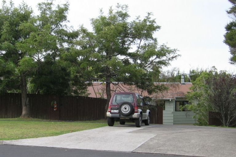 Photo of property in 19 Elizabeth Drive, West Harbour, Auckland, 0618