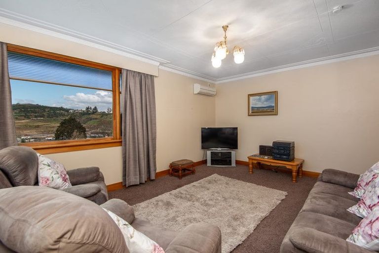Photo of property in 8 Scotland Terrace, Green Island, Dunedin, 9018
