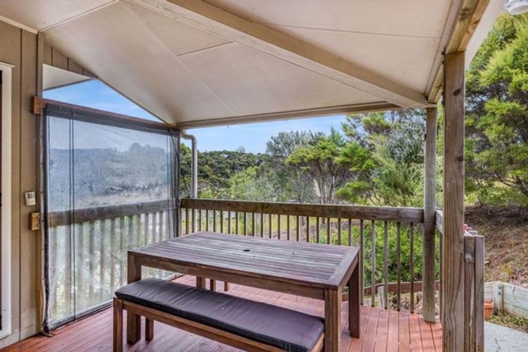 Photo of property in 8 Kaipatiki Rise, Haruru, 0204