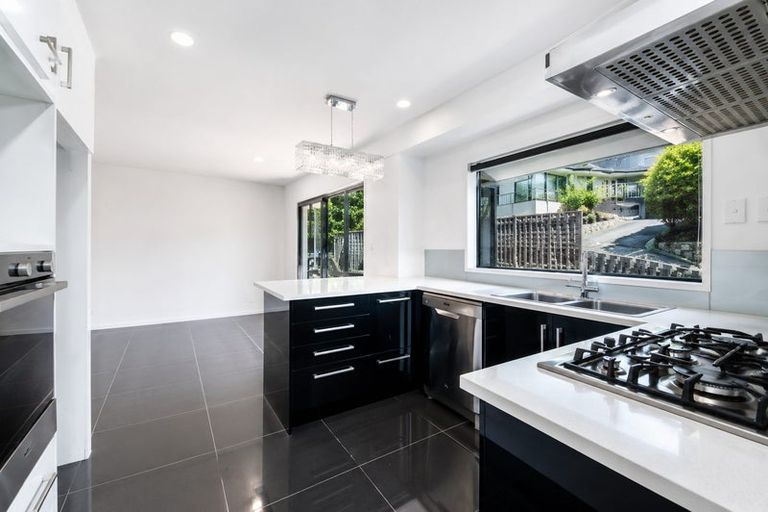 Photo of property in 12 Van Dyke Place, West Harbour, Auckland, 0618