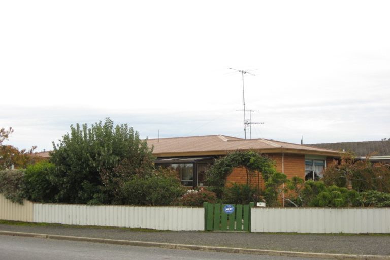 Photo of property in 6 Cross Street, Milton, 9220