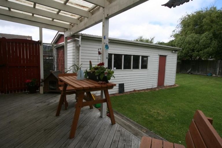 Photo of property in 2 Bracken Street, Petone, Lower Hutt, 5012
