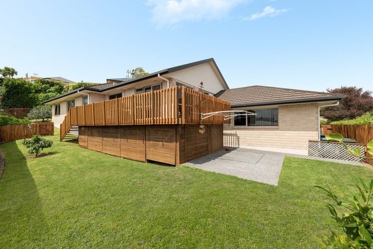 Photo of property in 61 Oteki Park Drive, Welcome Bay, Tauranga, 3112