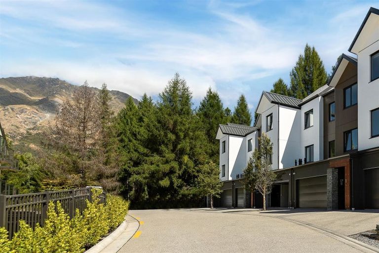 Photo of property in 16/18 George Bullen Lane, Arthurs Point, Queenstown, 9371
