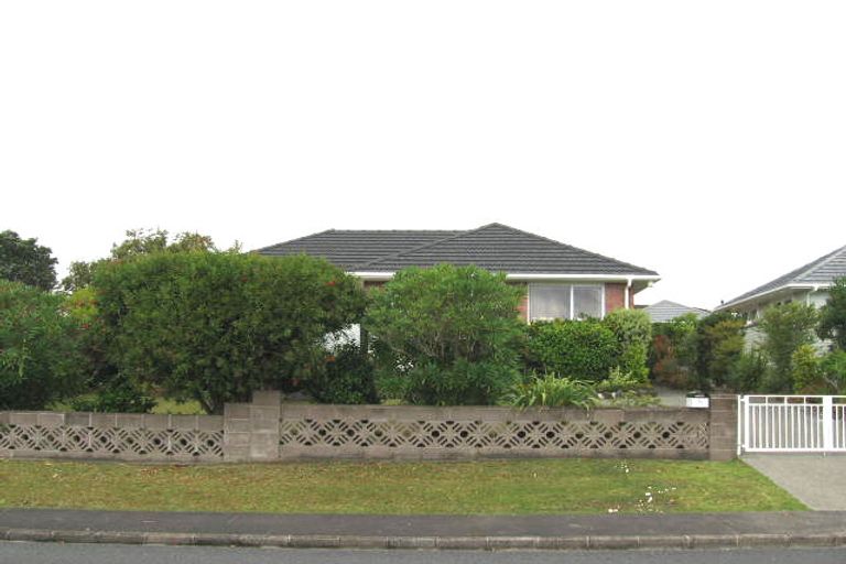 Photo of property in 27 Waitaki Street, Henderson, Auckland, 0612