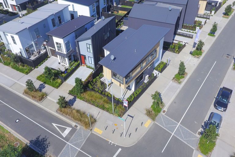 Photo of property in 37 Wallace Road, Hobsonville, Auckland, 0616