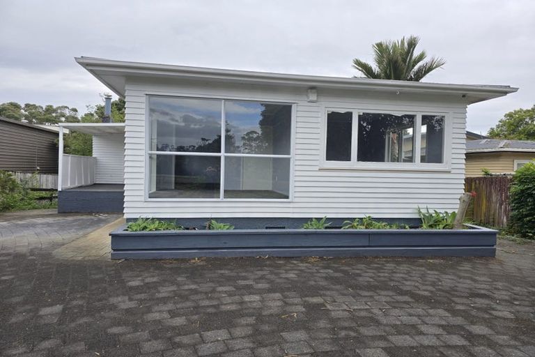 Photo of property in 4153 Great North Road, Glen Eden, Auckland, 0602