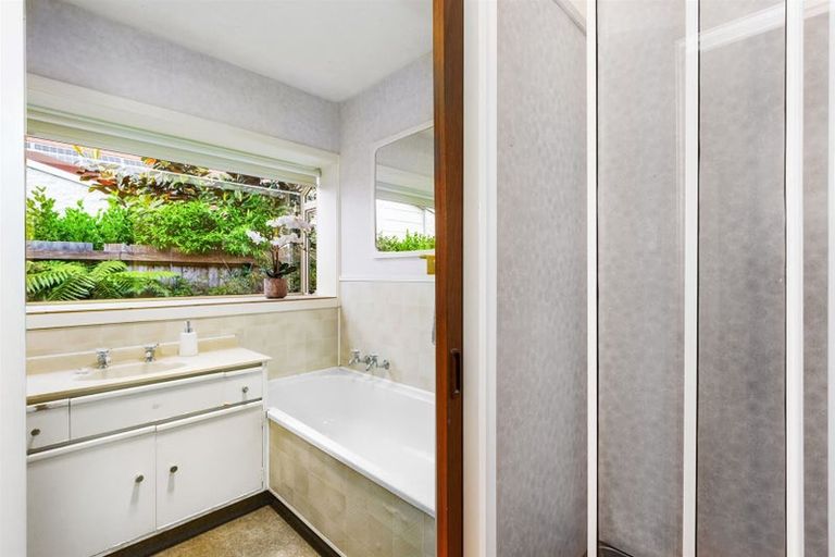 Photo of property in 14 Chatswood Place, Bishopdale, Christchurch, 8051