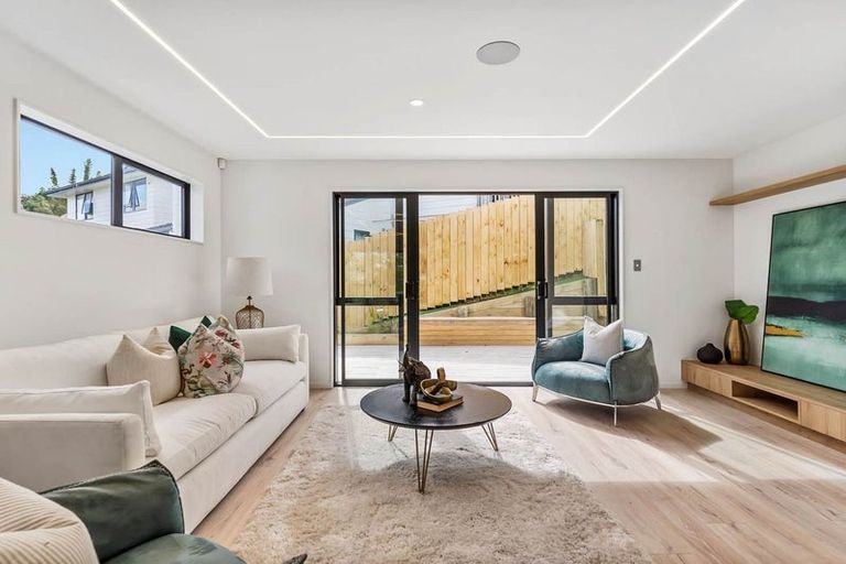 Photo of property in 116c Oaktree Avenue, Browns Bay, Auckland, 0630