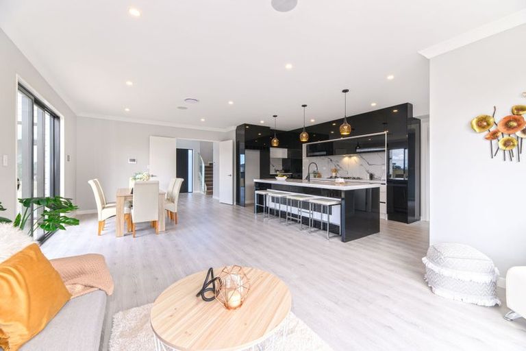 Photo of property in 5 Kate Duncan Drive, Swanson, Auckland, 0614