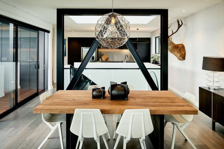 Photo of property in 5 Howard Road, Point Howard, Lower Hutt, 5013