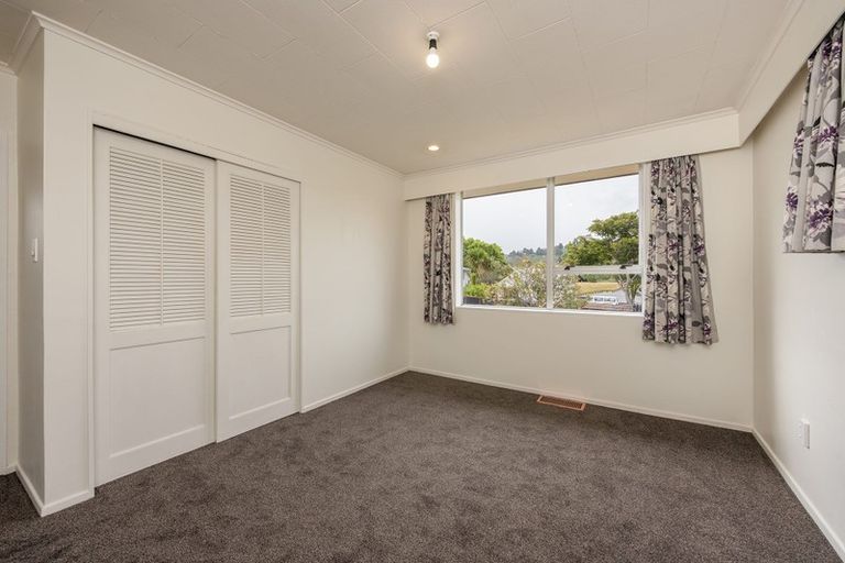 Photo of property in 37 Brightwater Crescent, Totara Park, Upper Hutt, 5018