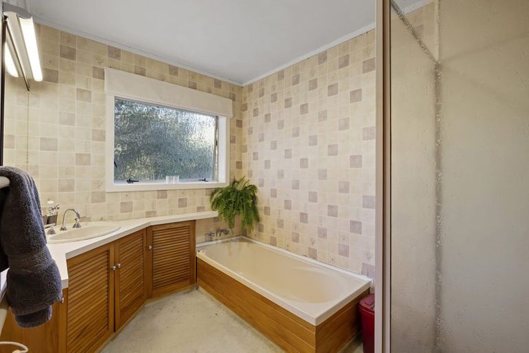 Photo of property in 51 Karina Road, Merrilands, New Plymouth, 4312