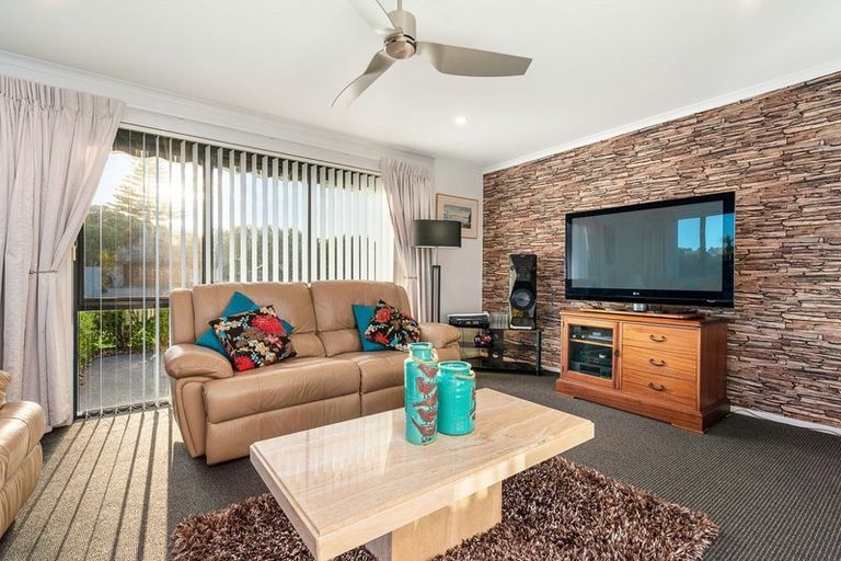 Photo of property in 267 Fairway Drive, Te Kamo, Whangarei, 0112