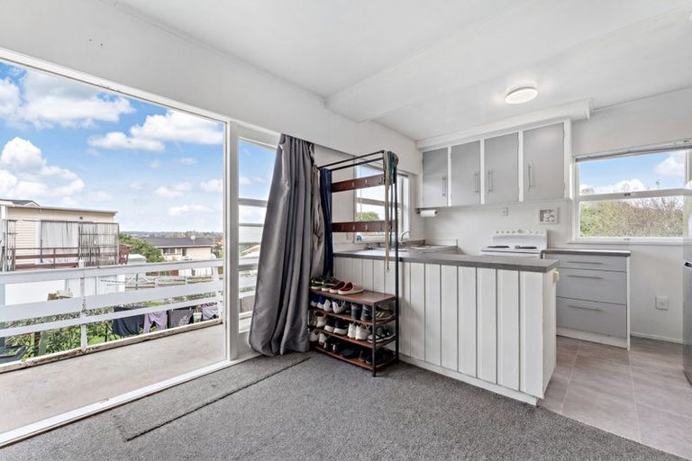 Photo of property in 15 Jaemont Avenue, Te Atatu South, Auckland, 0610