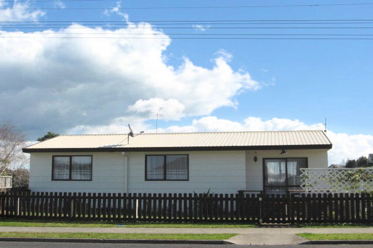 Photo of property in 203 Waitaha Road, Welcome Bay, Tauranga, 3112