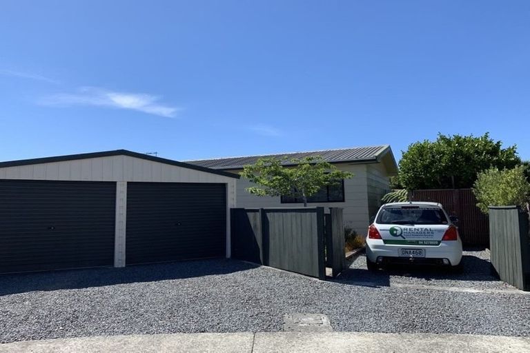 Photo of property in 21 Fenchurch Grove, Stokes Valley, Lower Hutt, 5019