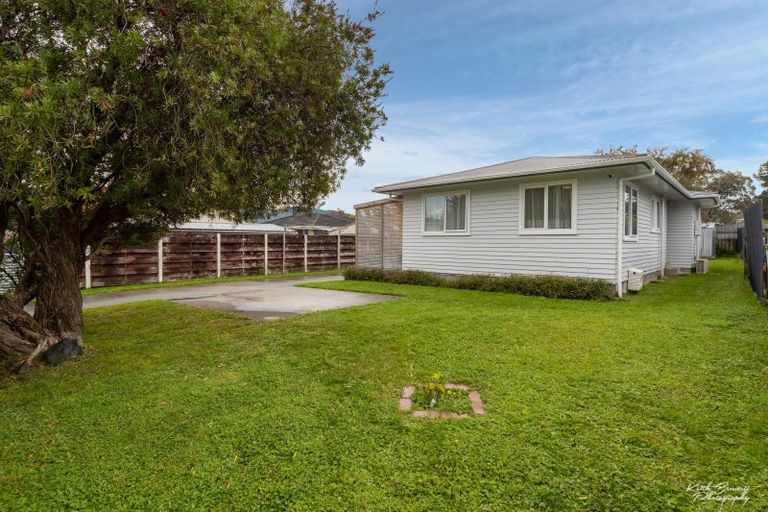 Photo of property in 14 Prestige Place, Maoribank, Upper Hutt, 5018