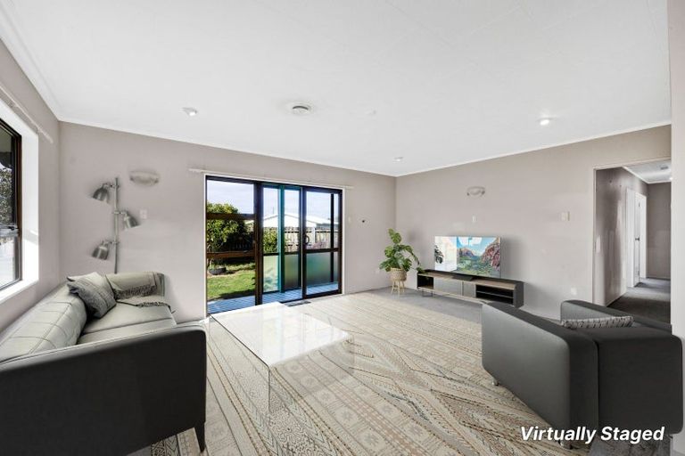 Photo of property in 27 Tiverton Crescent, Whalers Gate, New Plymouth, 4310