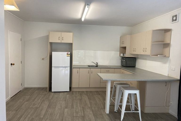 Photo of property in 12 Chrome Place, Henderson, Auckland, 0612