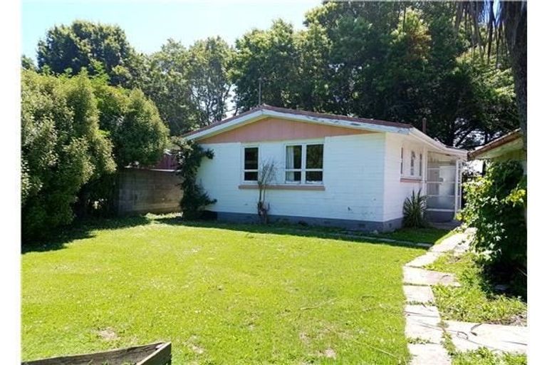 Photo of property in 57 Guildford Street, Burnside, Christchurch, 8053
