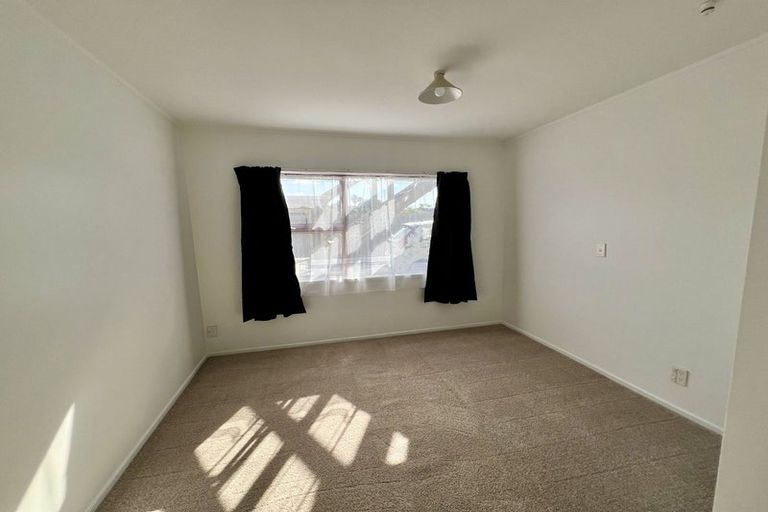 Photo of property in 1/35 D'oyly Drive, Stanmore Bay, Whangaparaoa, 0932