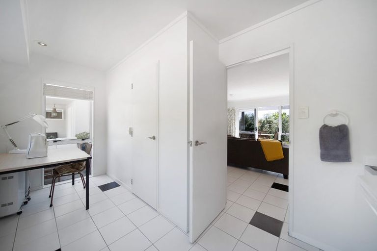 Photo of property in 39 Ohiwa Road, Papakura, 2582