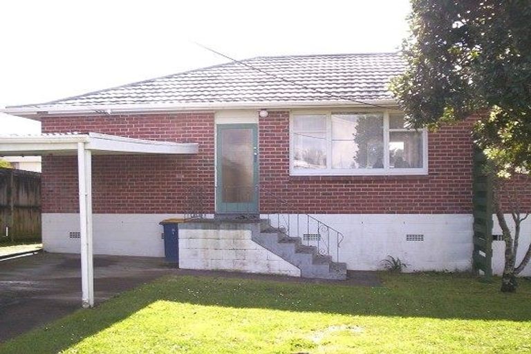 Photo of property in 26 Eastglen Road, Glen Eden, Auckland, 0602