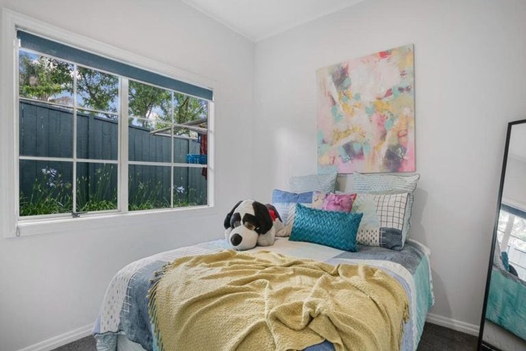 Photo of property in 11 Rifleman Rise, Unsworth Heights, Auckland, 0632