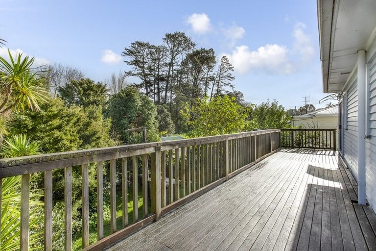 Photo of property in 25 Makiri Street, Helensville, 0800