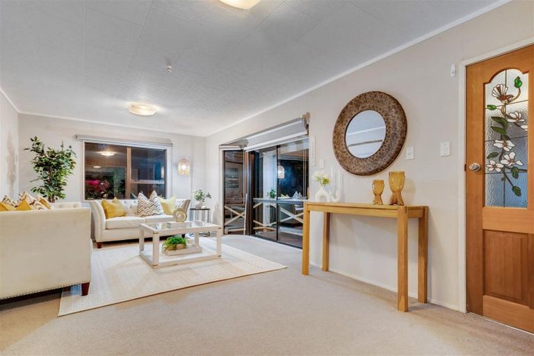Photo of property in 94a Konini Road, Titirangi, Auckland, 0604