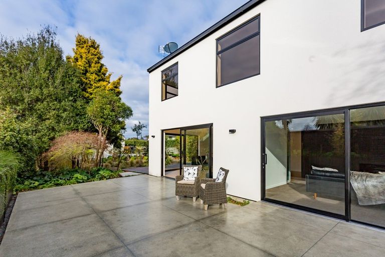 Photo of property in 80c Clyde Road, Ilam, Christchurch, 8041